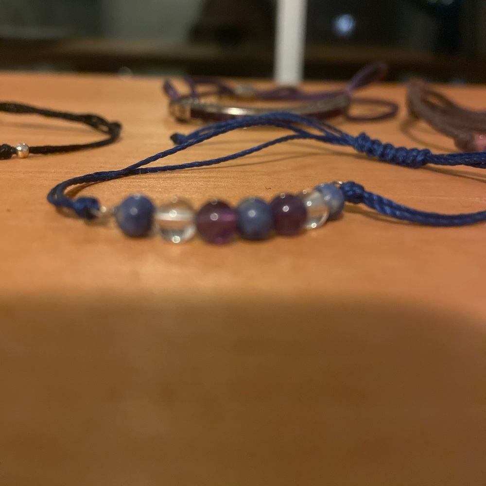 Assorted bracelets - Picture 3 of 6